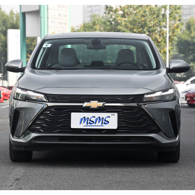 2023 Chevrolet Cruze Yue Xiang 1.5L de doble embrague Carro de combustible LED luz diurna para la seguridad