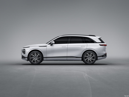 Carro eléctrico de alta velocidad Xpeng G9 5 puertas 5 asientos dirección izquierda SUV de gran espacio 650Km