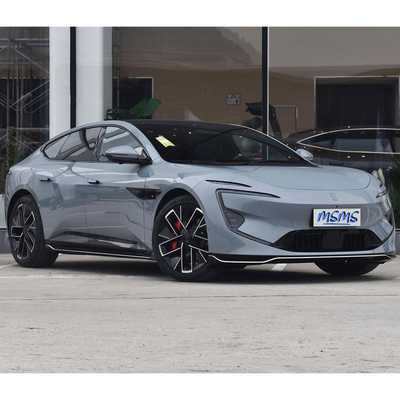 2024 Sedan eléctrico de 4 puertas y 5 asientos con un alcance de 12 650 km y una velocidad máxima de 215 km/h