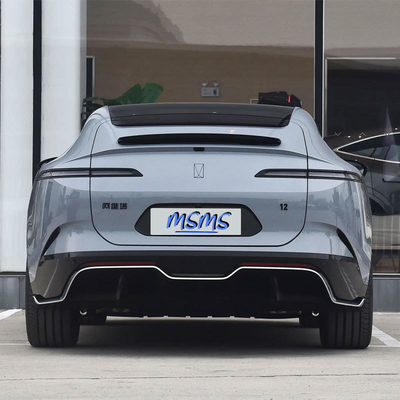 2024 Sedan eléctrico de 4 puertas y 5 asientos con un alcance de 12 650 km y una velocidad máxima de 215 km/h