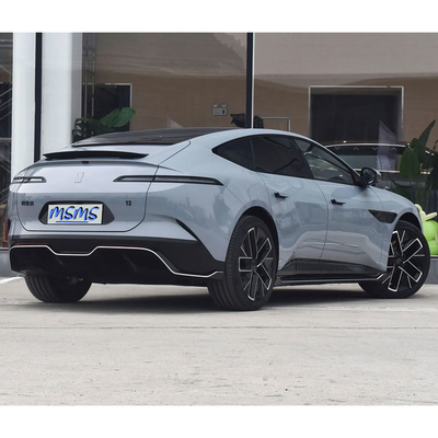 2024 Sedan eléctrico de 4 puertas y 5 asientos con un alcance de 12 650 km y una velocidad máxima de 215 km/h