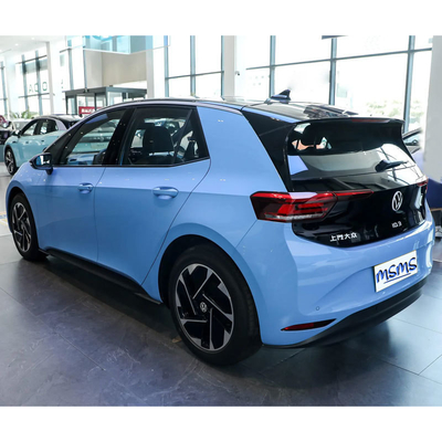 2023 Volkswagen ID3 coche pequeño eléctrico con 450 km de largo alcance y 1760 kg de peso en el borde
