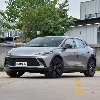 2024 Buick E4 SUV eléctrico puro con carga rápida, eficiencia energética y diseño de lujo